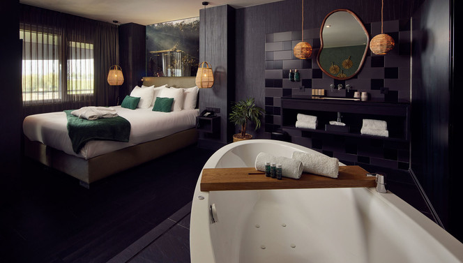 Oriental Suite Hotel Breukelen Luxe kingsizebed bubbelbad genieten